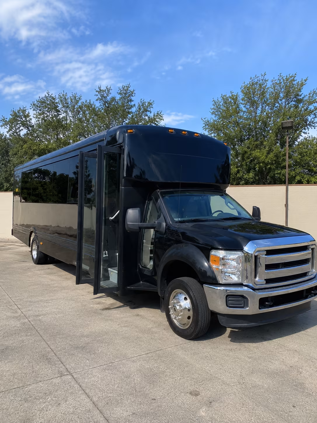 pocatello 20 passenger party bus